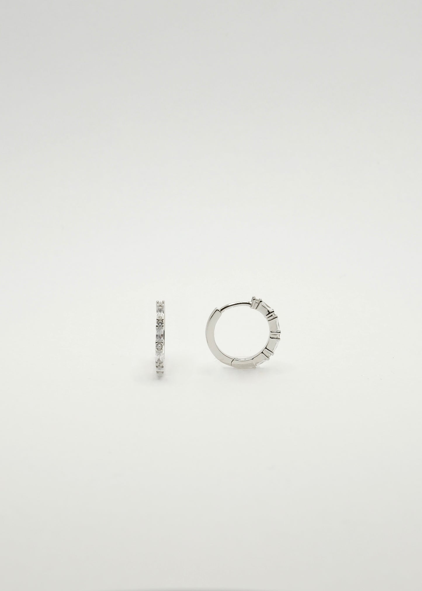 Créoles à charnière avec pierre en zirconium en argent et plaqué or