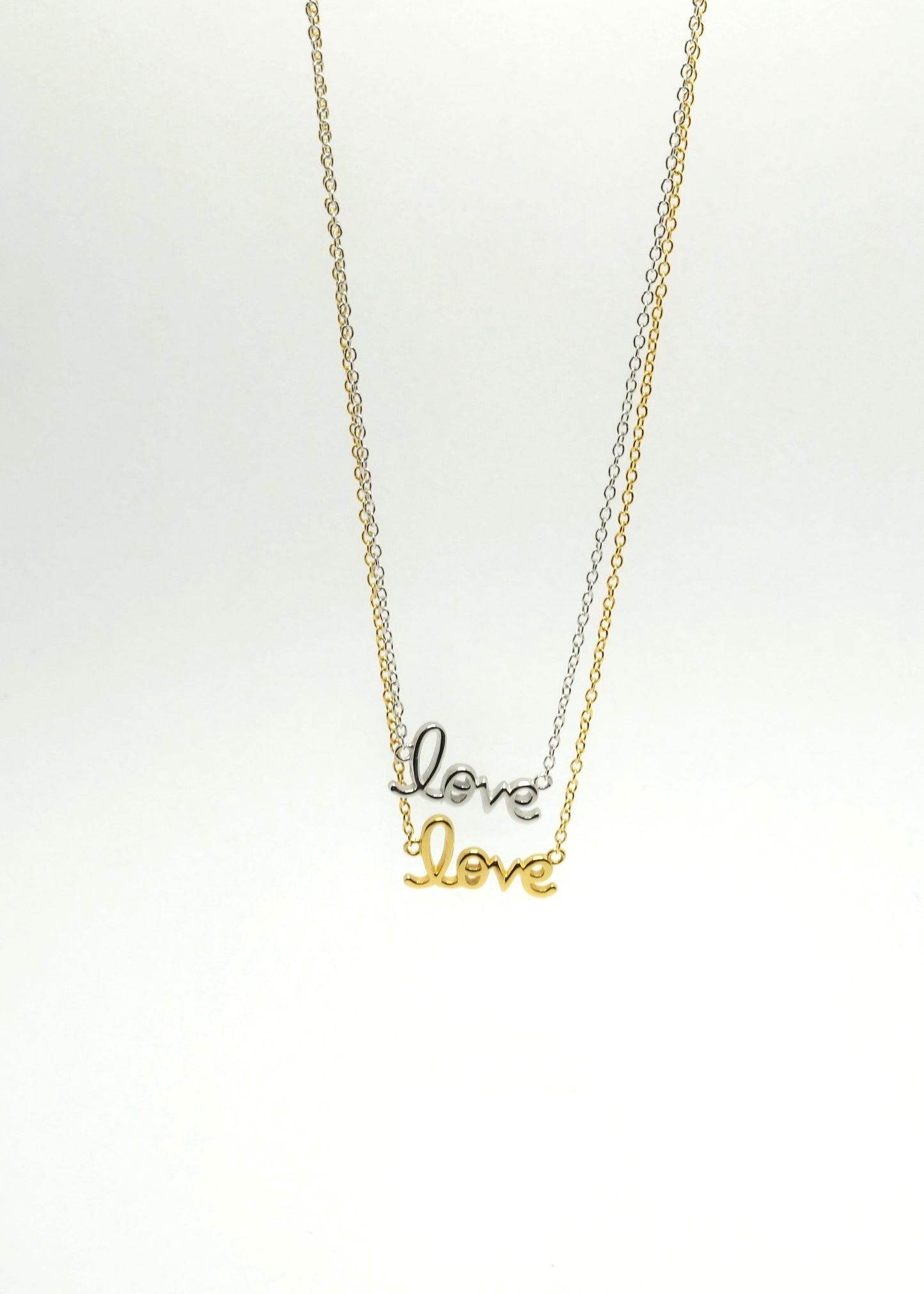 Collier LOVE en argent et plaqué or