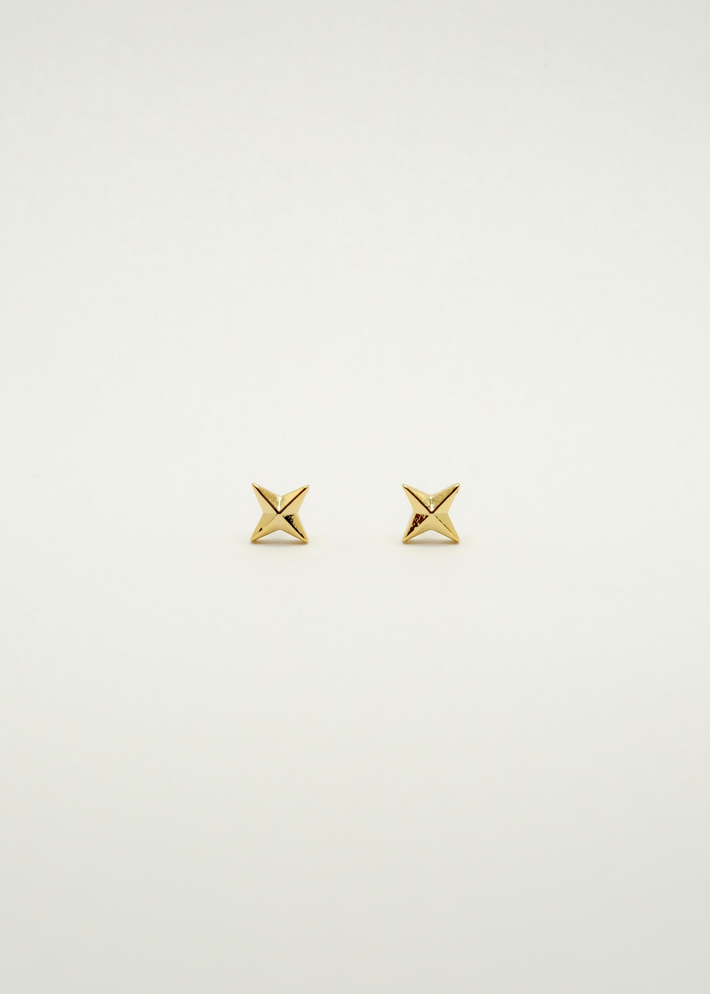 Clous d'oreilles étoiles en cuivre et or plaqué