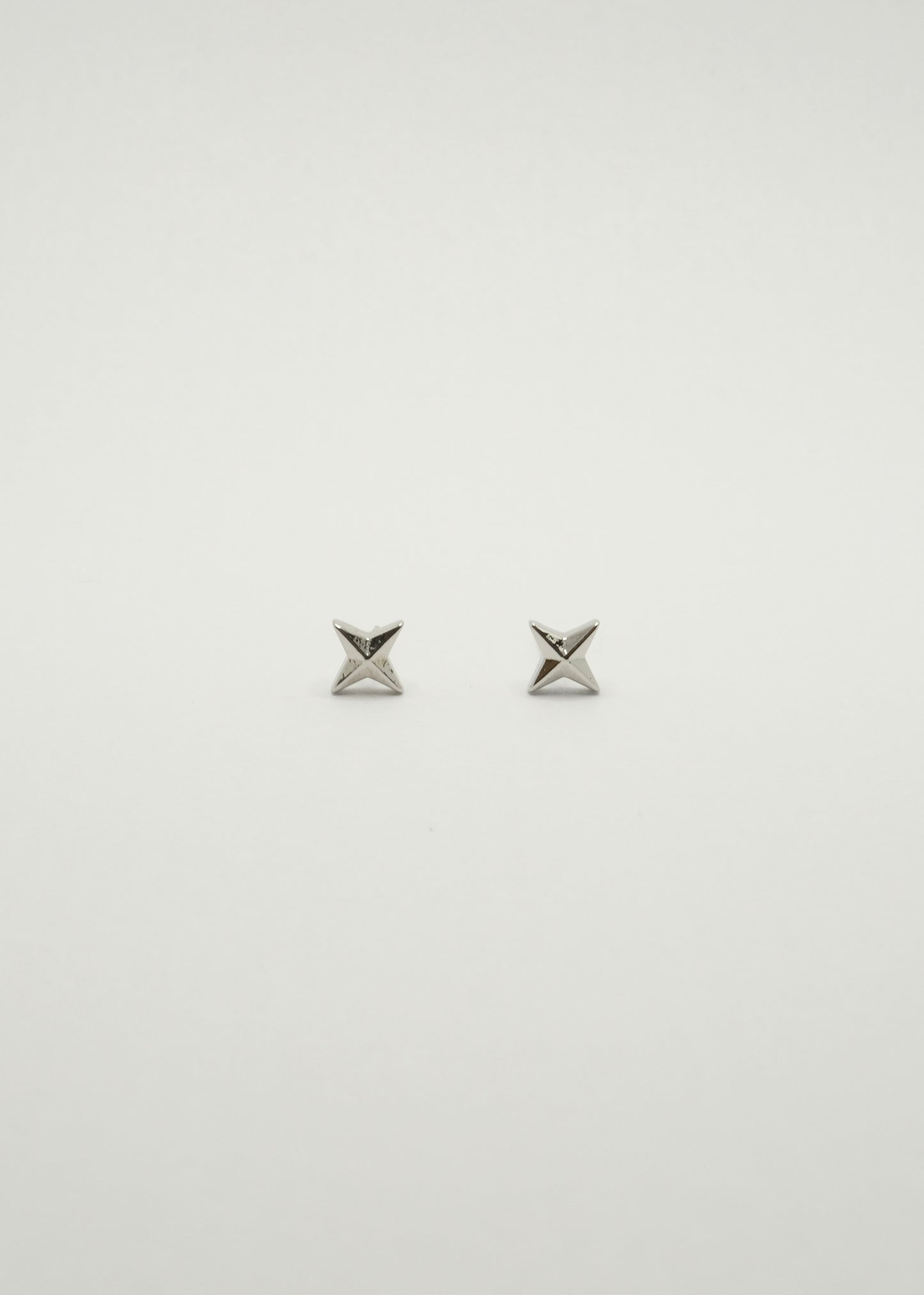 Clous d'oreilles étoiles en cuivre et or plaqué