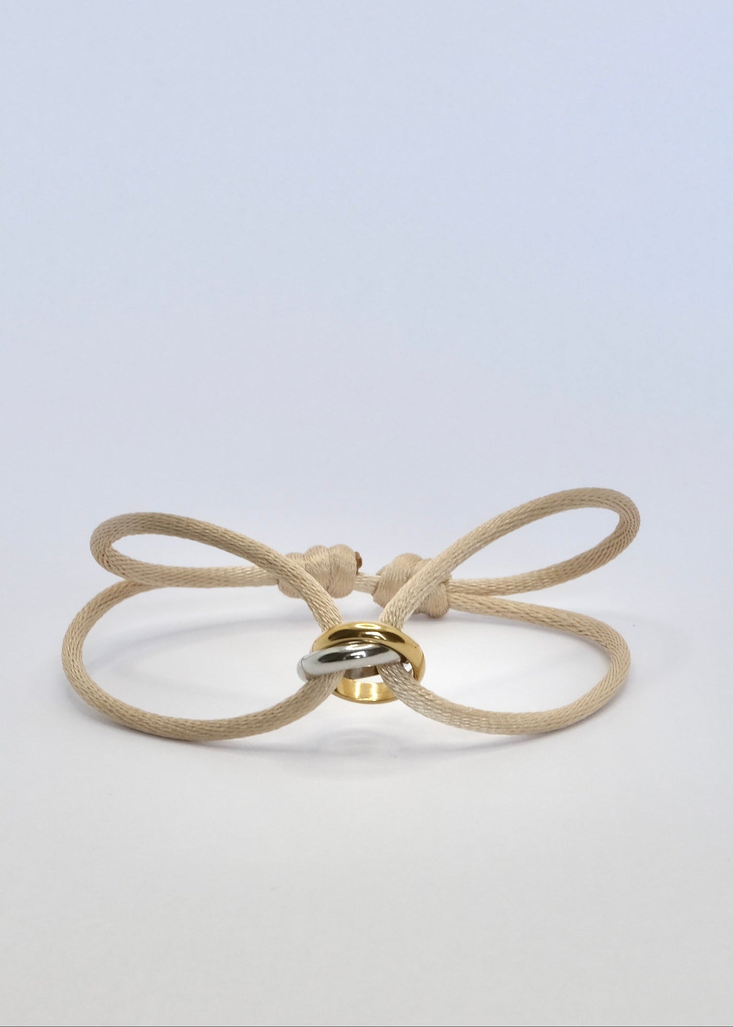 Bracelet sur cordon avec deux anneaux en acier inoxydable