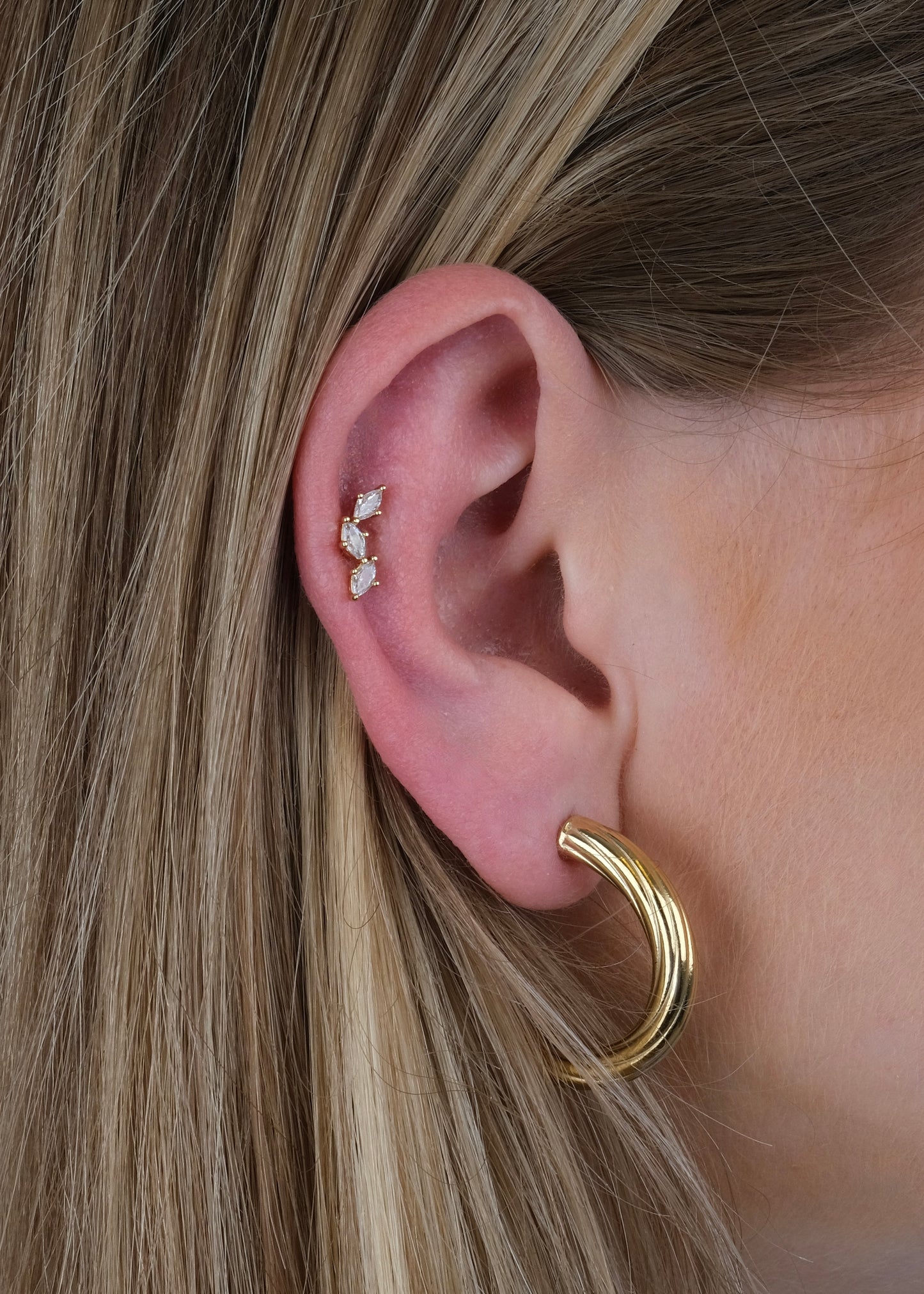 Clou d'oreille en marquise en cuivre et plaqué or