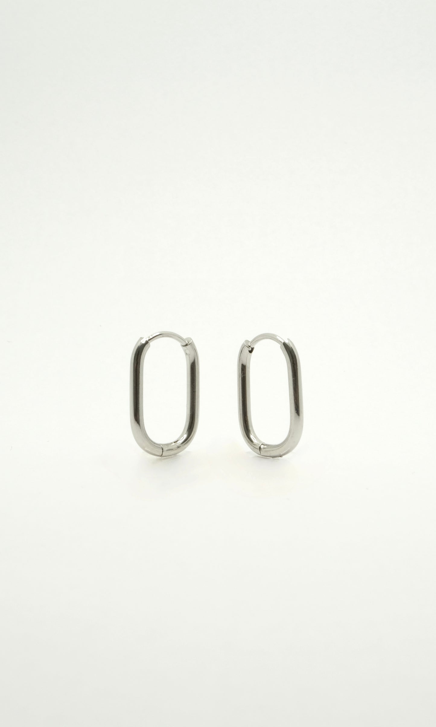 Oval hoops in stainless steel