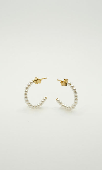 Créoles dorées avec perles en argent et plaqué or